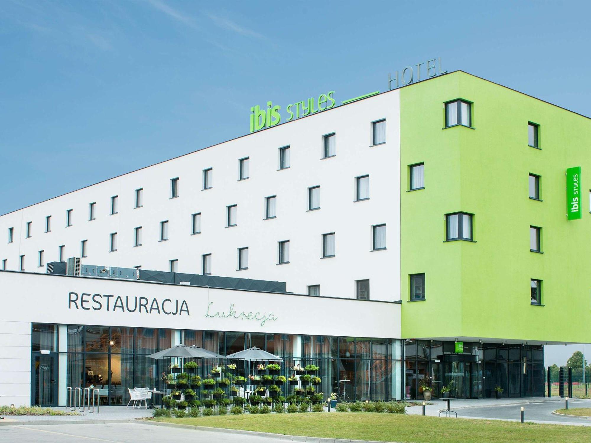 Ibis Styles Siedlce Hotell Exteriör bild