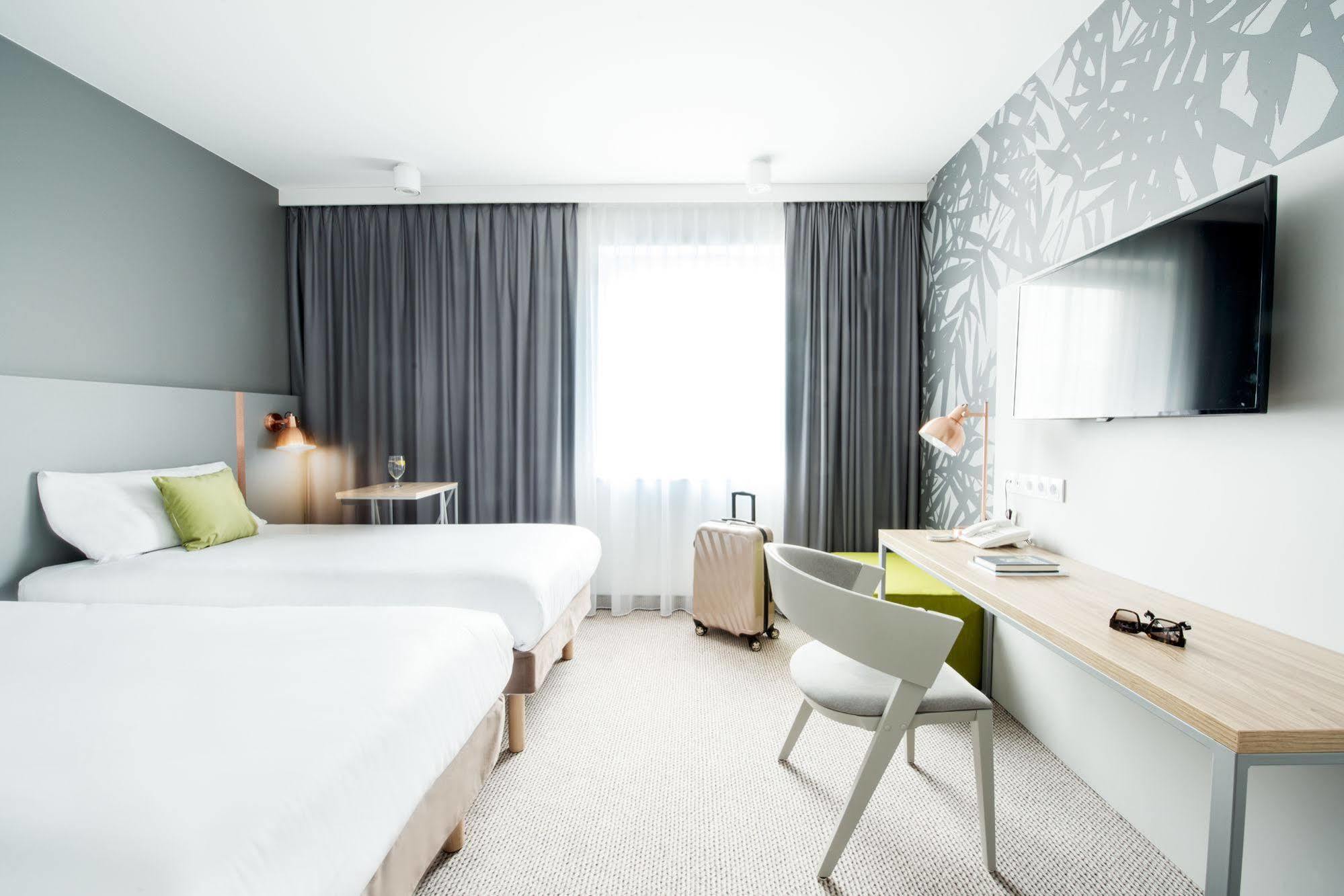 Ibis Styles Siedlce Hotell Exteriör bild