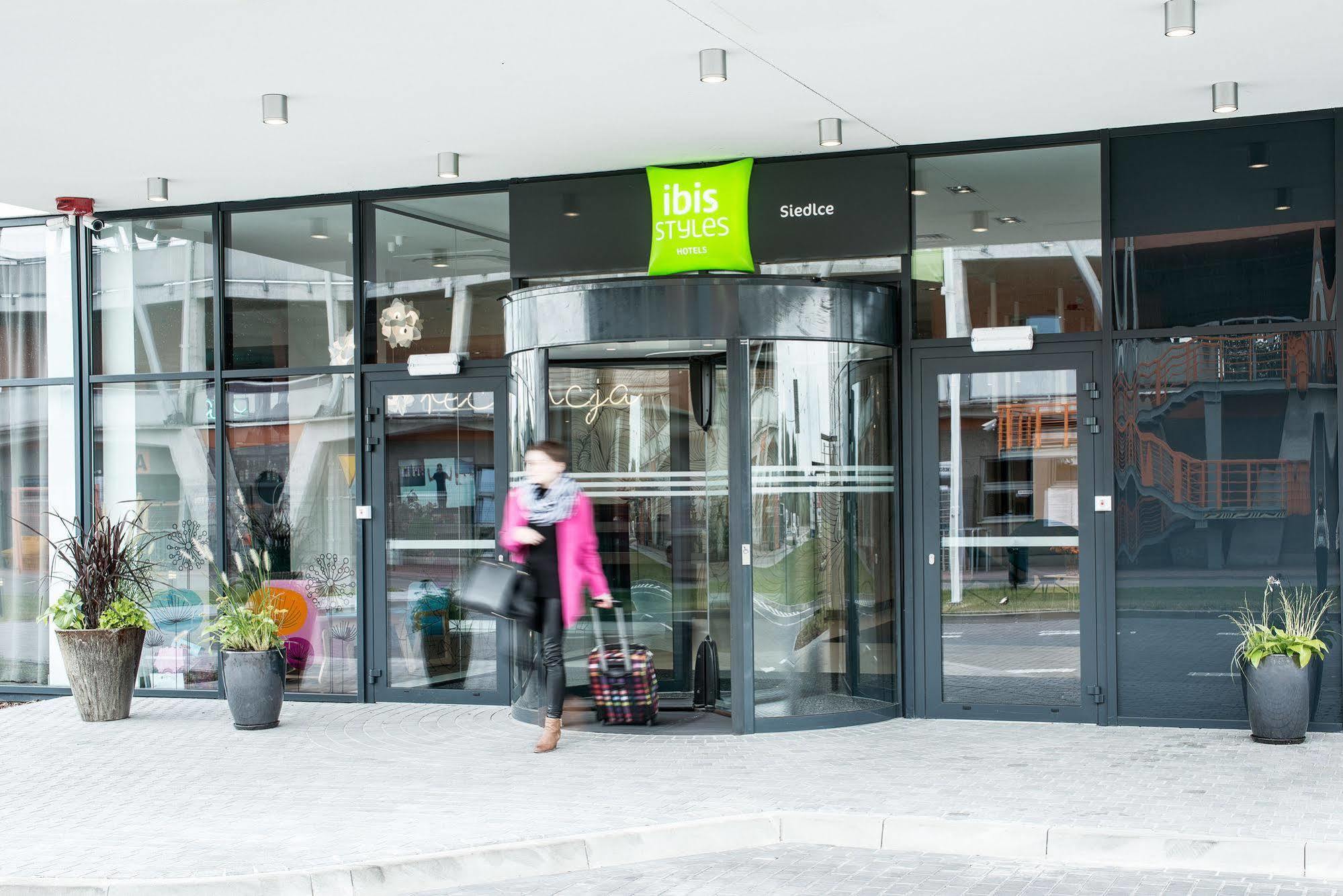 Ibis Styles Siedlce Hotell Exteriör bild