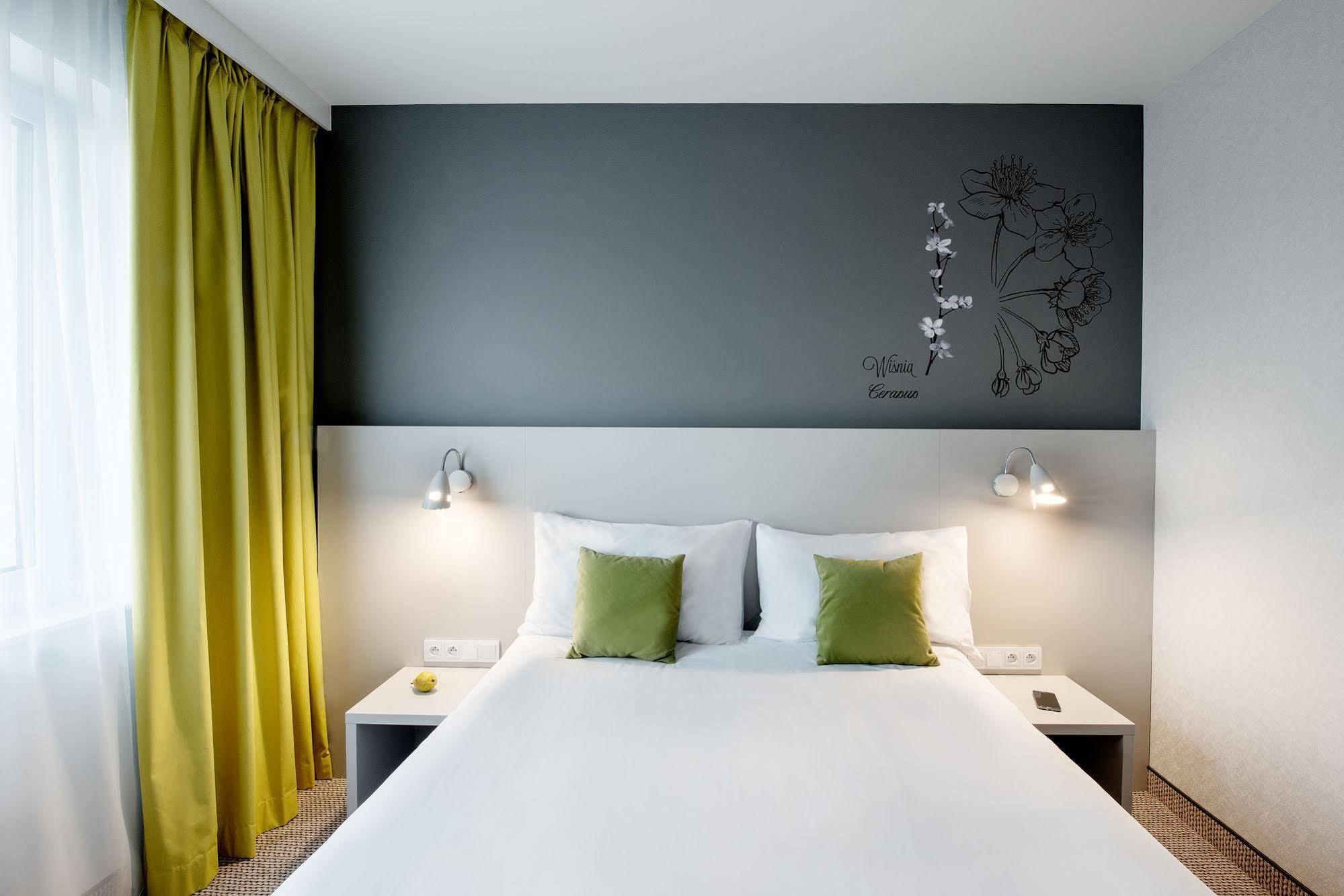 Ibis Styles Siedlce Hotell Exteriör bild