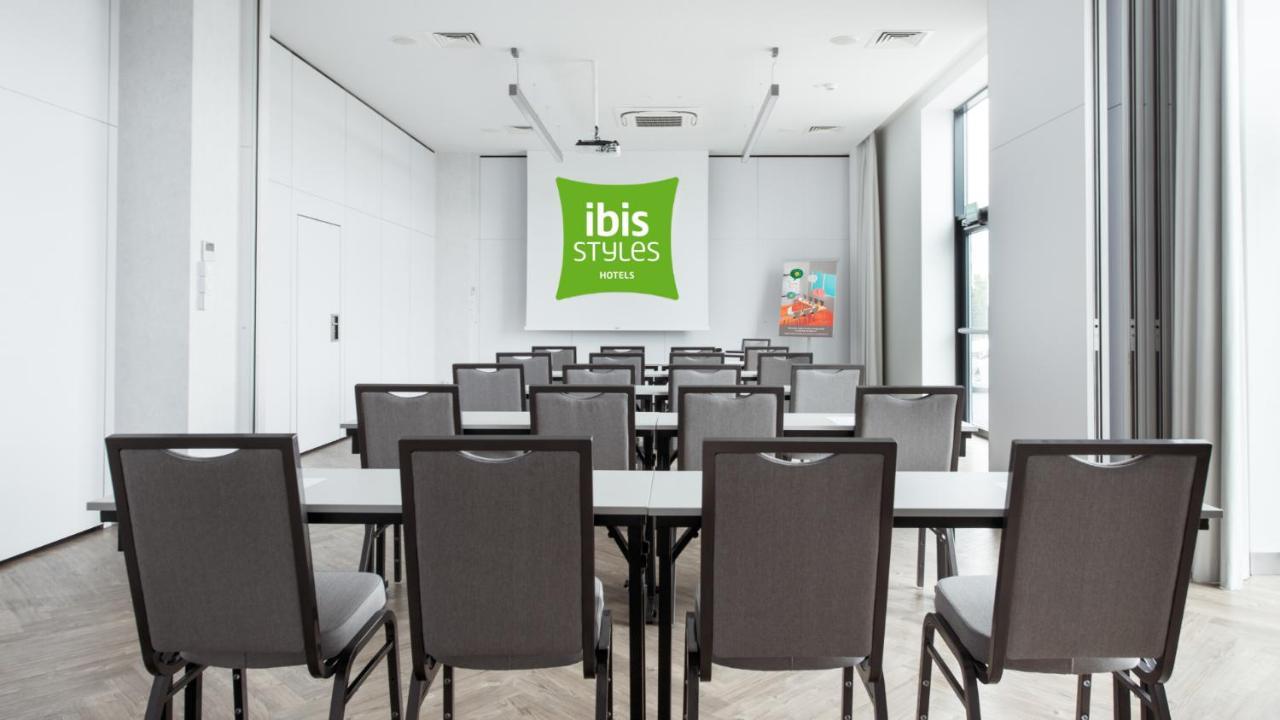 Ibis Styles Siedlce Hotell Exteriör bild